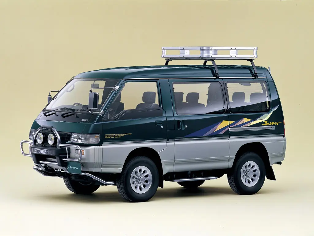 Mitsubishi Delica (P03W, P04W, P24W, P05W, P25W, P35W, P15W) 3 поколение, рестайлинг, минивэн (08.1990 - 09.1997)